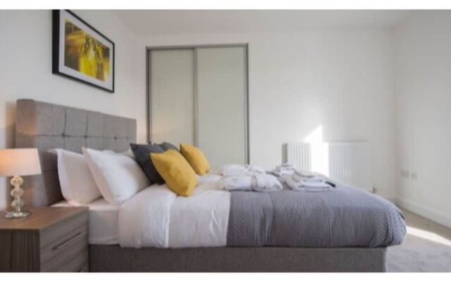 Tailored Stays - De Havilland House