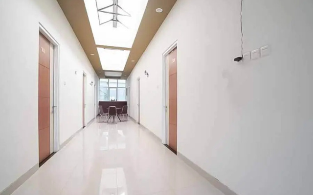 Reddoorz Plus near Palembang Airport 3 - Hotel in Palembang - Photo 5