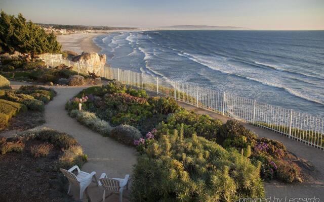 Cottage Inn By The Sea