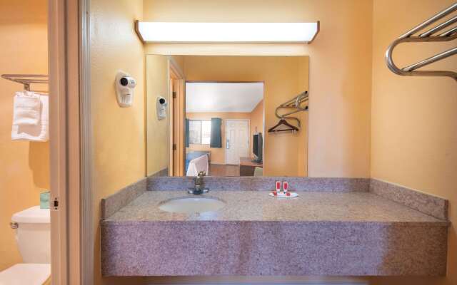 Travelodge by Wyndham Kingman