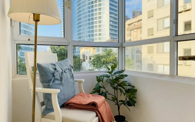 MISSAFIR Spacious Duplex Flat near Bagdat Street