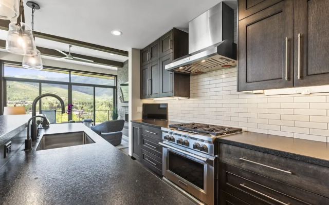 Nine Peaks 4 Bedroom Home