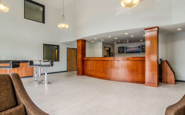 Holiday Inn Select - Peachtre