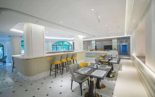 Nanjing Sirv 1st Business Hotel