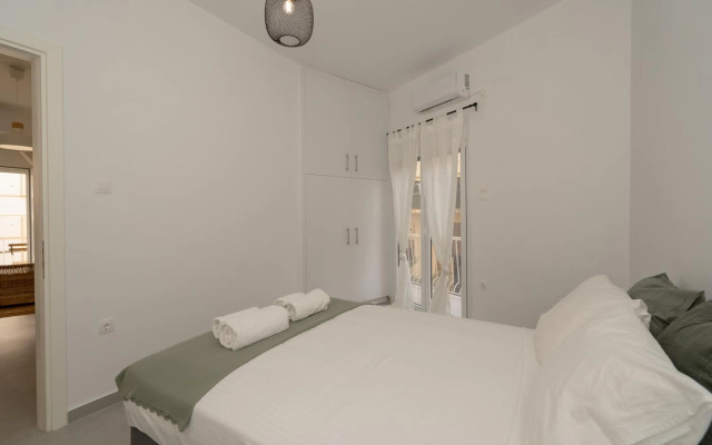 Cozy 2bd apt. 1 min from sea