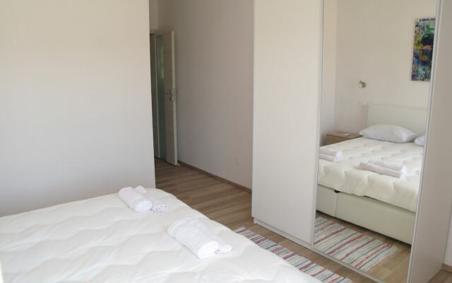A2 - Modern apt With Balcony, sea View & Parking