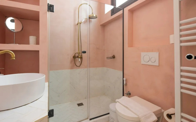Meadows - Luxury 3-Bedroom Apt in Athens