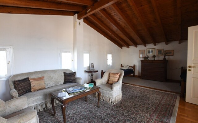 Sophisticated Central House In Tinos