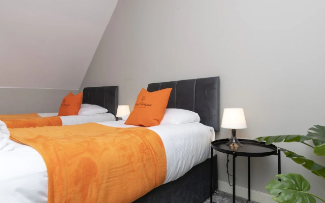 Champagne House - 3 Bedroom Townhouse