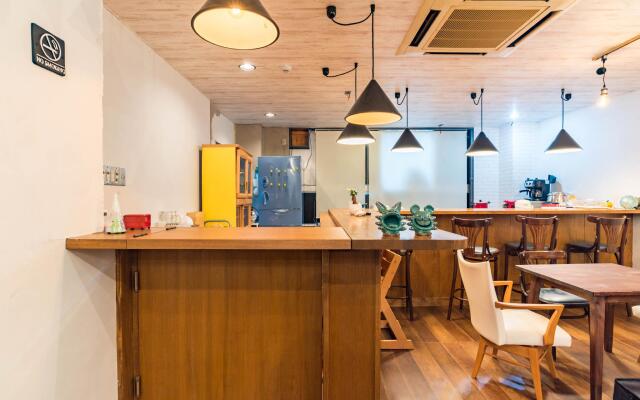 Guesthouse Akashi Hikaria - Hostel