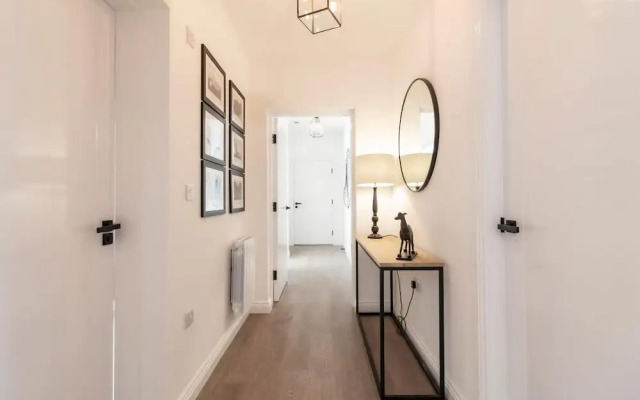 NEW Sleek & Stylish 2BD Flat - Heart of Haworth