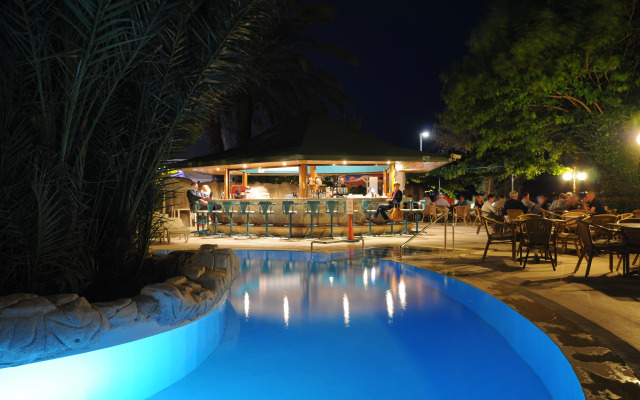 Tropical Beach Hotel