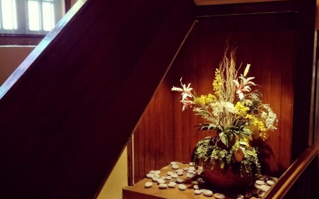 Cintamani Travellers Lodge