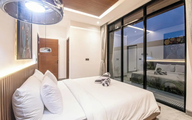 Tropical Elegance 5BR Canggu Villa Near Beach