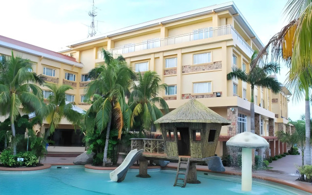 Tanza Oasis Hotel and Resort