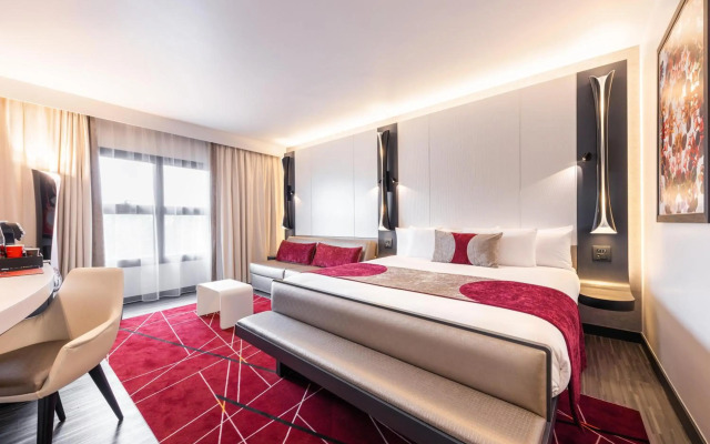 Disney's Hotel New York - The Art of Marvel