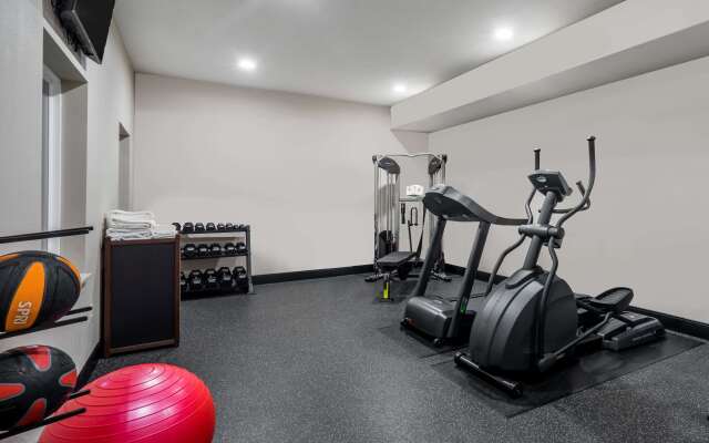 Baymont by Wyndham Clarksville