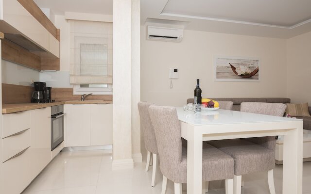 Apartments Leone