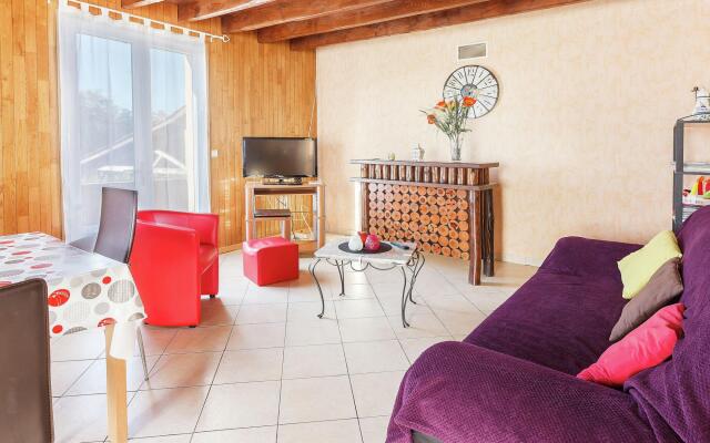 Luxury Holiday Home in Prats-du-périgord With Swimming Pool