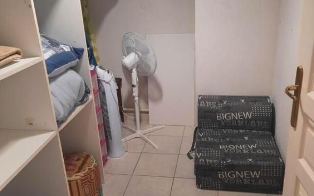 joli F2 46m2 menton centre, balcon,parking