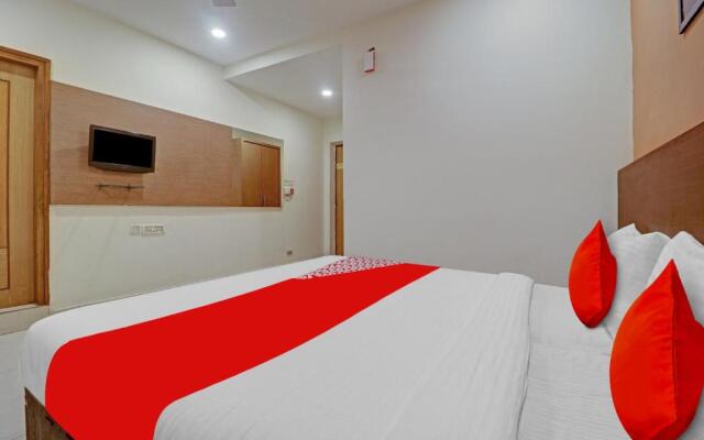 OYO Flagship 81027 Star Inn Near Durgam Cheruvu