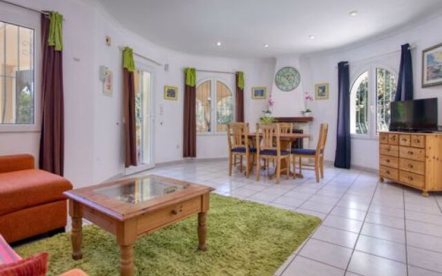 House Macando Denia