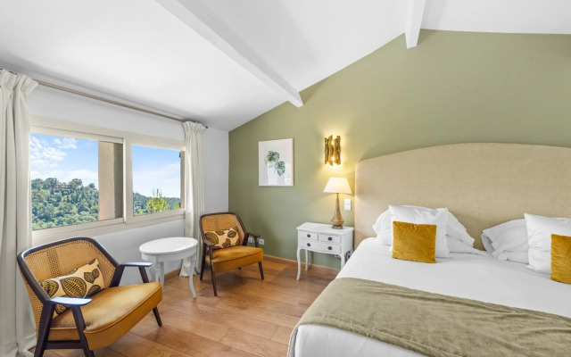 Chateau De La Chevre D Or