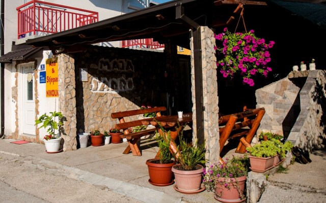 Family guesthouse in forest Ana & Stjepan Nikolic