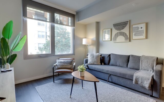 Gorgeous 1Br at Clarendon With Gym
