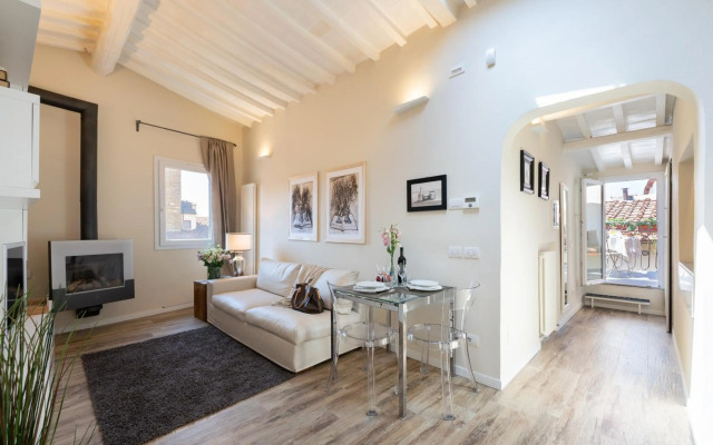 Terrace apt in Piazza Strozzi-center of Florence