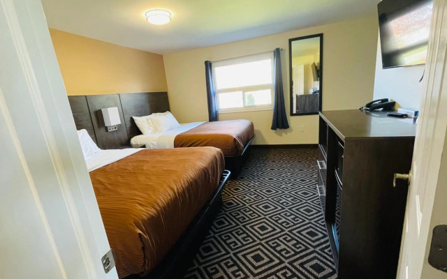 Falls Lodge and Suites