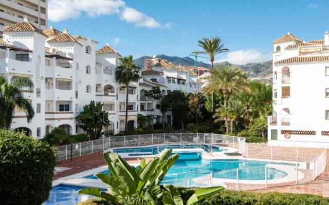 TIMON II, Luxury 3 bedroom Beachside Apartment