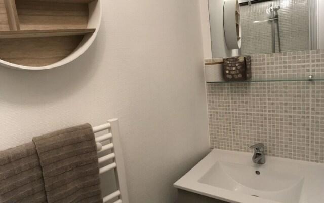 Bel Appartement Avec Cour Privative