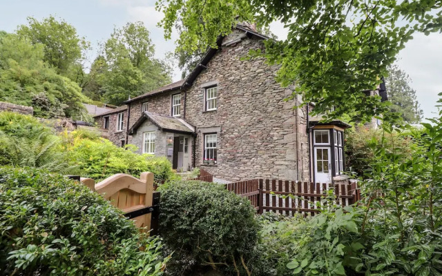 Eller Close House