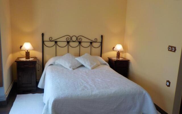 Apartamentos Rurales La Husteriza