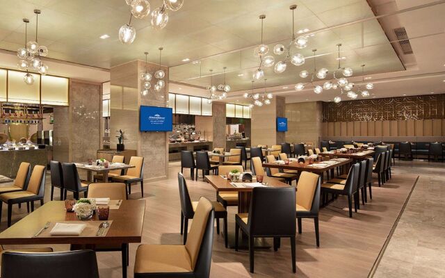 Howard Johnson by Wyndham Jimei Lake Plaza Xiamen