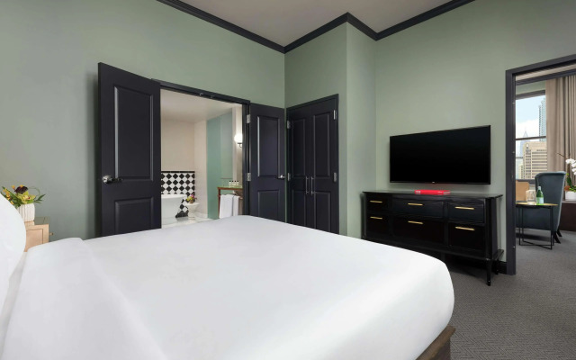 The Candler Hotel Atlanta, Curio Collection by Hilton