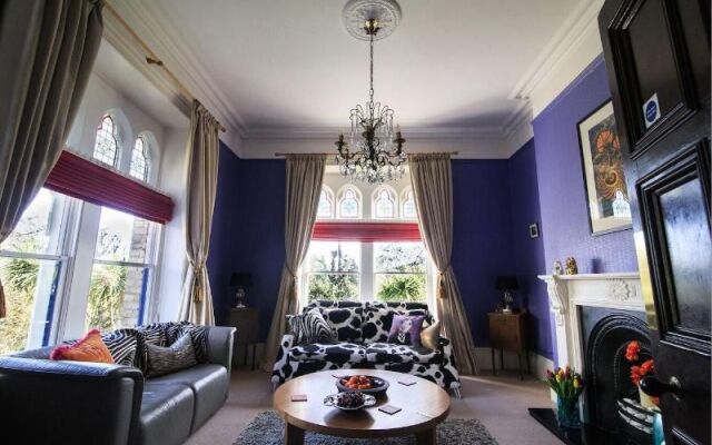 Westwell Hall