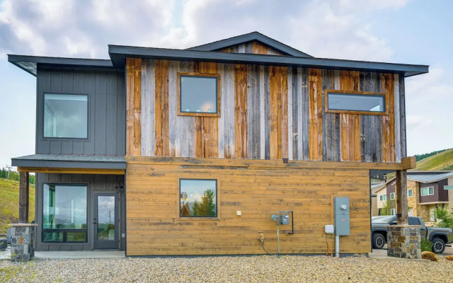 Mtn-view 'slopeside Chalet' in Granby Ranch!