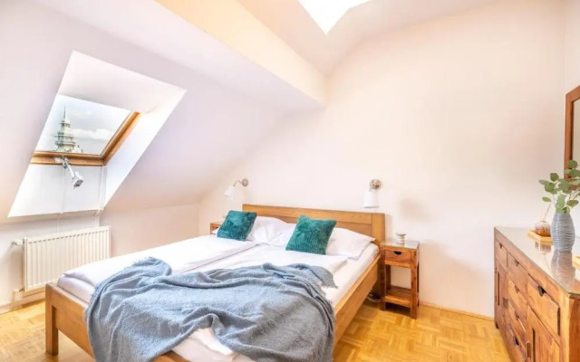 Templová 7 - Old Town Large Apartment with Terrace