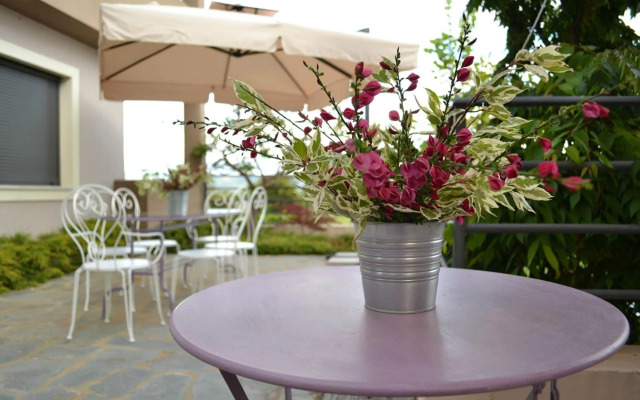 Ellopia Point Hotel