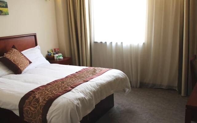 Greentree Inn Shanghai Zhujing Business Hotel