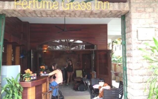 Perfume Grass Inn