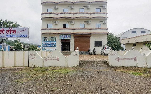 Vaishali Lodge by OYO Rooms