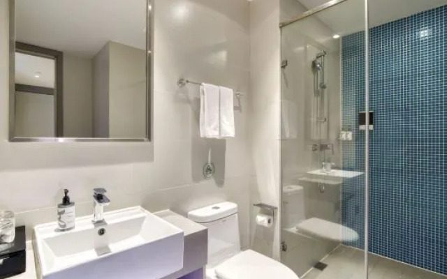 Homeinn Selected Hotel (Lishui High-Speed Railway Station Wanda Plaza)