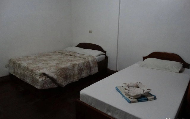 OYO 621 De Loro Inn
