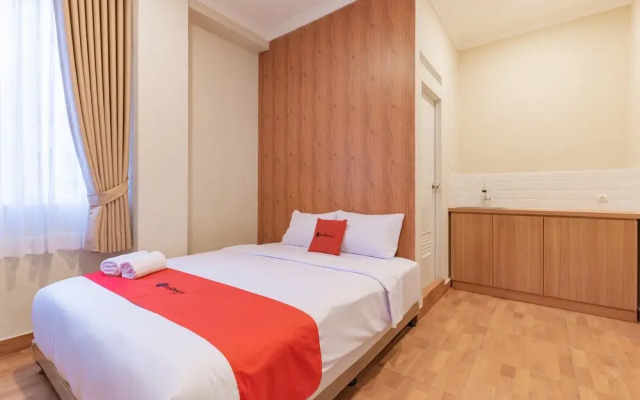 RedDoorz Plus @ Bagusrangin Street 2