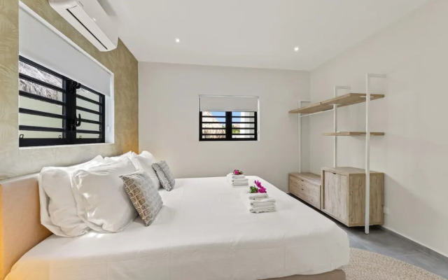 Villa Paradise with pool at mambo beach