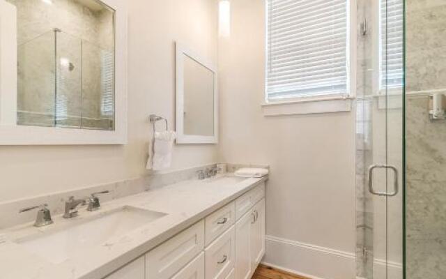 3BR Loft on Carondelet by Hosteeva