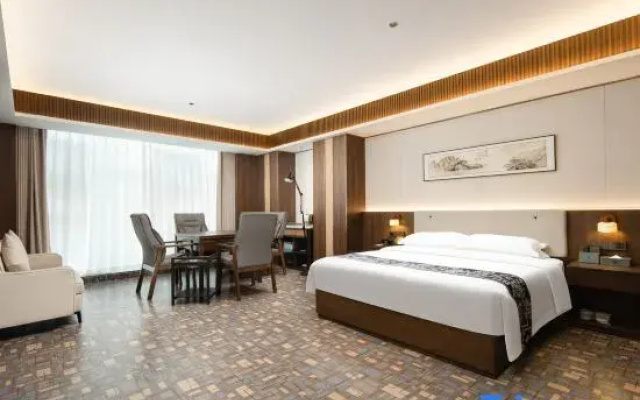 Jinliyuncheng Hotel (Qiankun New Town Shopping Outlet, Hubei Polytechnic Institute)